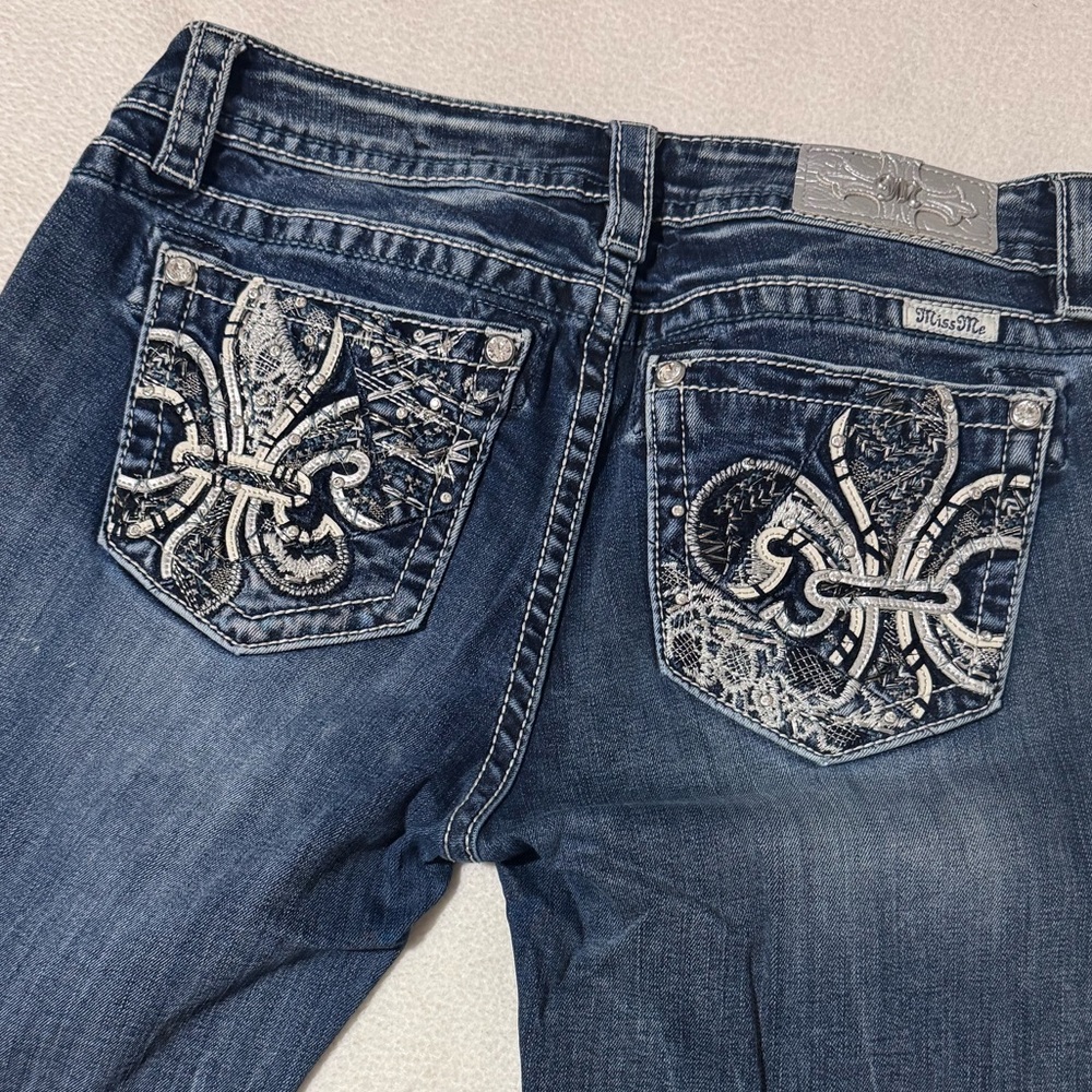 Miss Me Fleur De Lis Bootcut Jeans Med Wash Rhinestone Pockets 30 - Picture 4 of 11